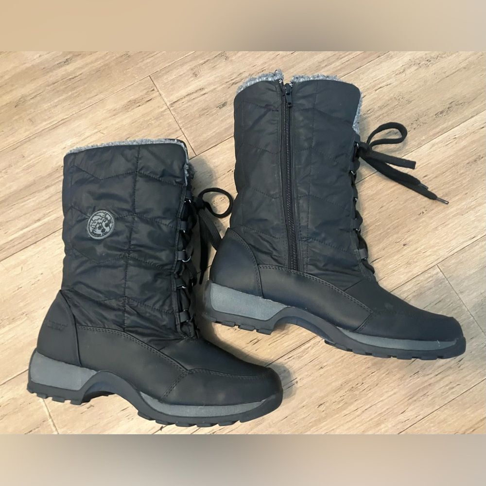 Weatherproof brand women’s quilted fur lined side zip women’s winter boots! 8